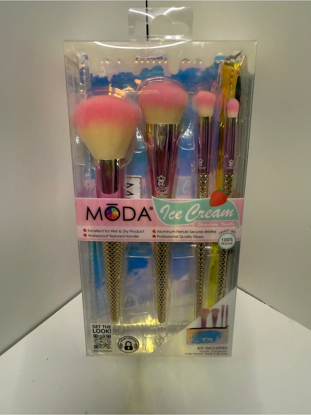 MODA Ice Cream Makeup Brush Set - Pink Free brush with Purchase!!